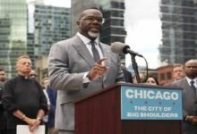 Trump threats chicago mayor opportunity risk